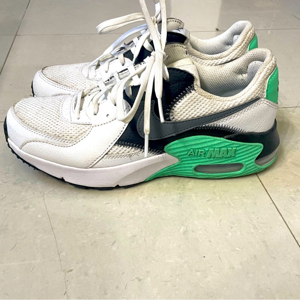 Woman’s Nike Air Max sneakers size 8